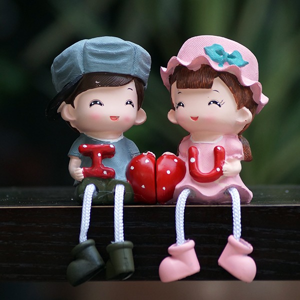 Buy Decoration Homey Cute Couple Showpiece Pair of 2 Showpiece