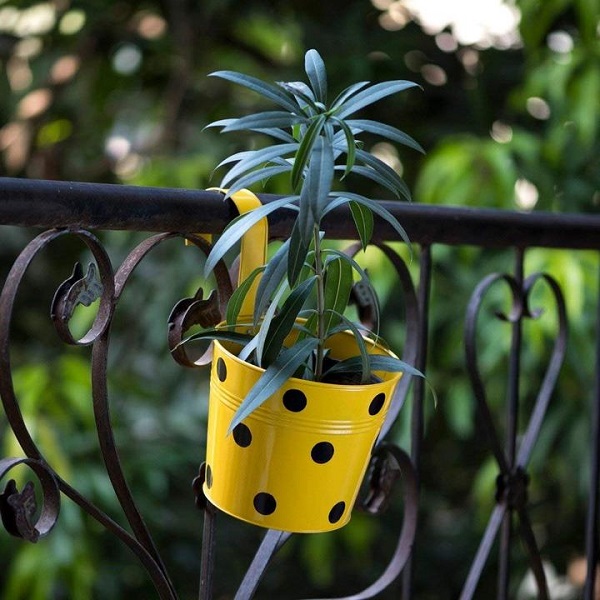 Single hook dotted round railing planter (Yellow)
